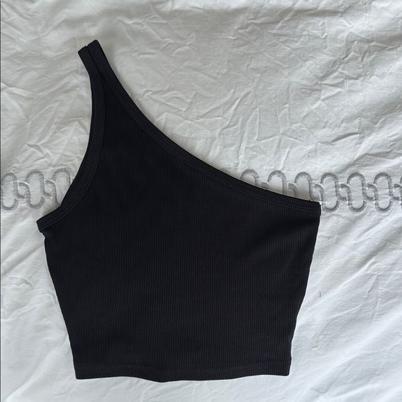 Black One-Shoulder Ribbed Top - Picture 1 of 3